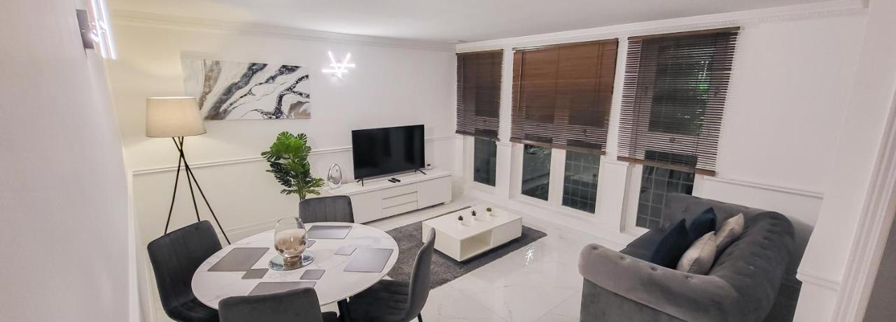 Stunning 2 Bedroom Apartment In Canary Wharf - Morland Apartments London Exterior foto